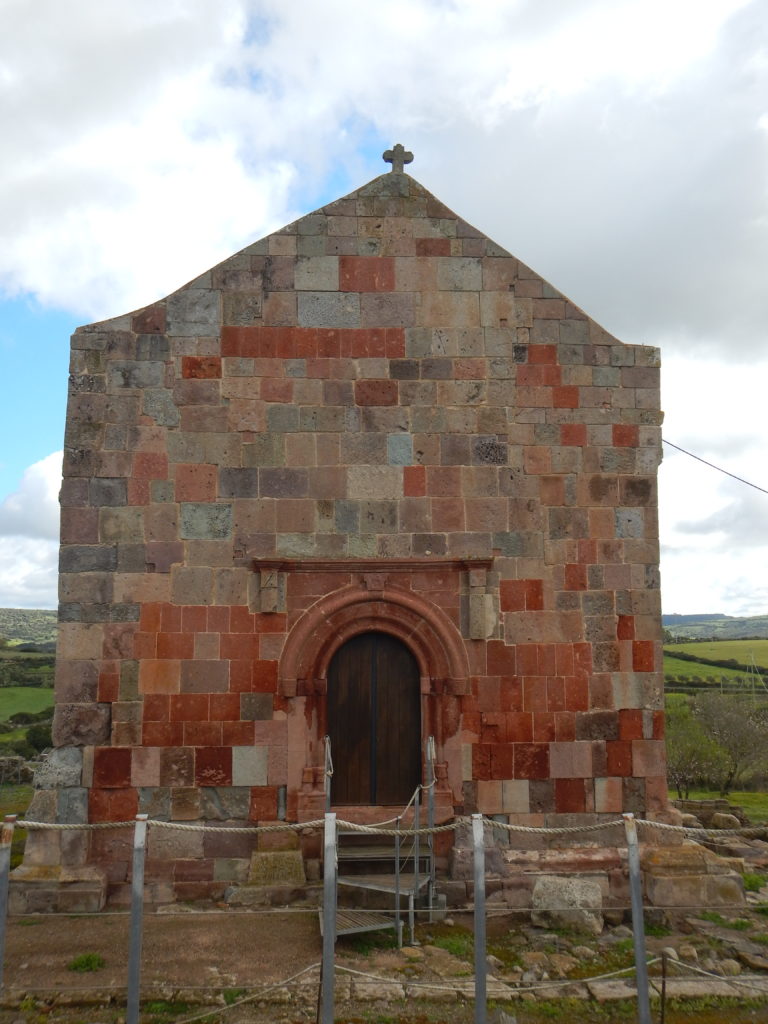 Chiesa di San Lussorio con ingresso del XV secolo